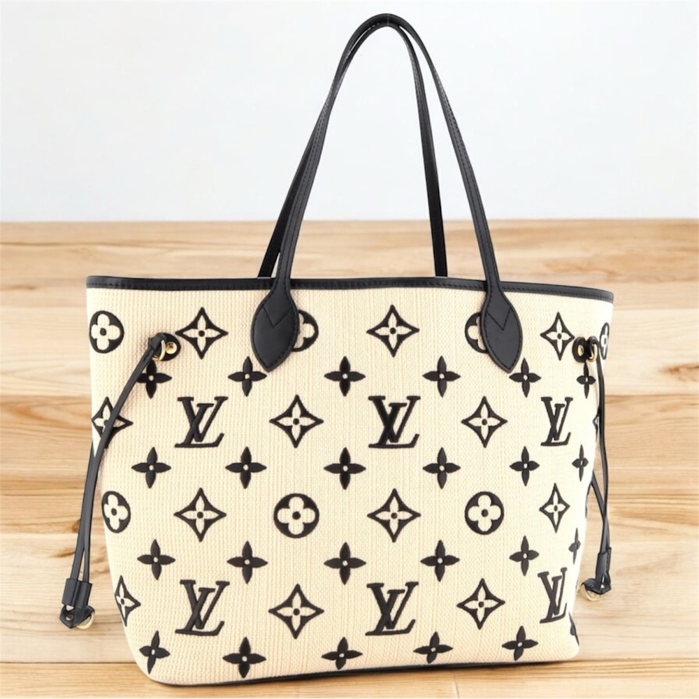 Louis Vuitton Neverfull MM Tote